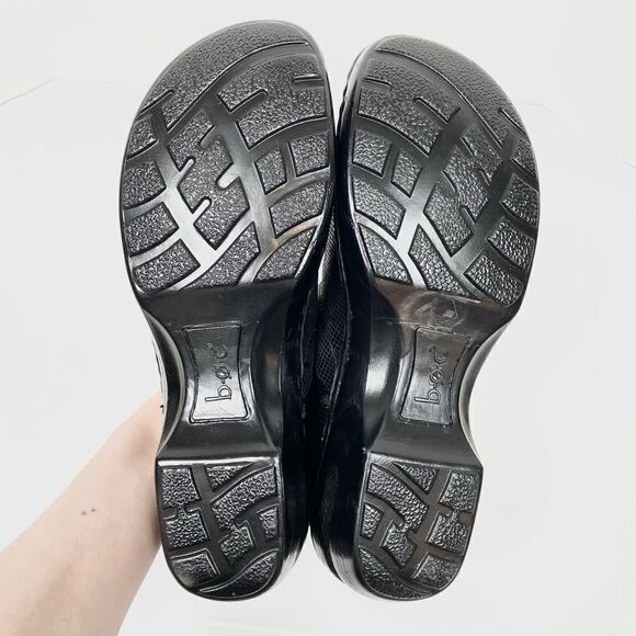 Born b.o.c. Toby Black Leather Clogs - Picture 5 of 8